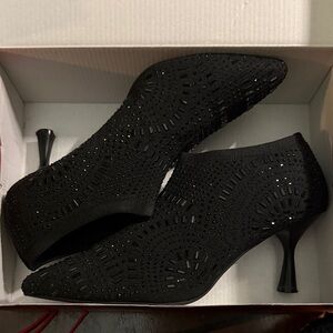 Women's Black Embellished Pointed Kitten Heel Booties